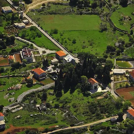 Skula Hotel Škrip