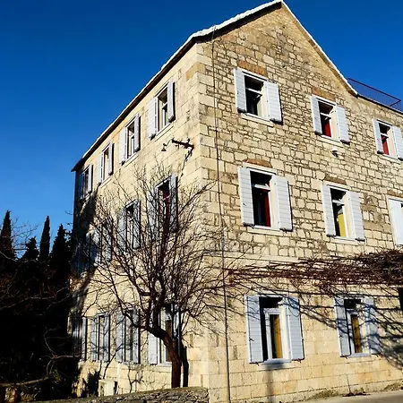 מלון Skula