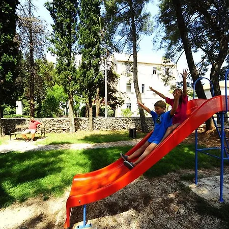 מלון Skula