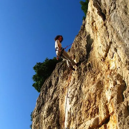 Skula מלון 4*