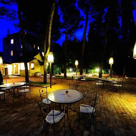 Hotel Skula 4*